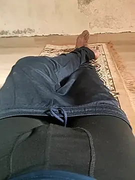 Snapshot of samlord261 chatting on 10/22/25, 07:52 samlord261 online show from 10/22/25, 07:52