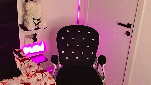 Snapshot of MissAmeliaa chatting on 12/13/25, 07:53 MissAmeliaa online show from 12/13/25, 07:53