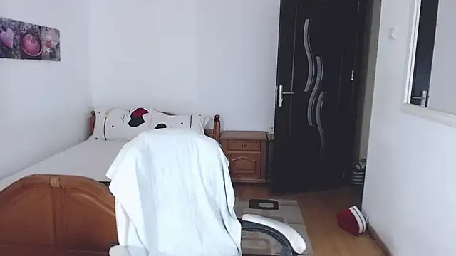 evamaria2024 online show from 10/10/25, 08:13