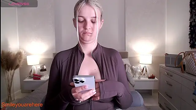 Smileyouarehere online show from 04/05/26, 07:22