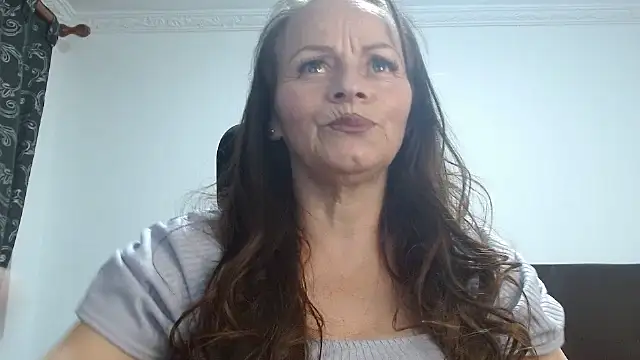 Snapshot of asleycavta chatting on 10/26/25, 08:04 asleycavta online show from 10/26/25, 08:04