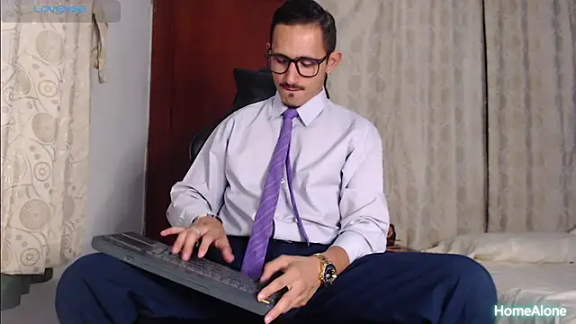 HomeAloneK online show from 09/26/25, 07:18