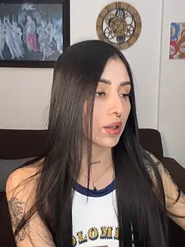 Snapshot of ananya_sex1 chatting on 06/24/26, 06:01 ananya sex1 online show from 06/24/26, 06:01