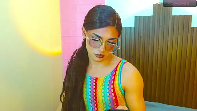 Snapshot of Mike_Nourr chatting on 12/15/24, 09:35 Mike Nourr online show from 12/15/24, 09:35