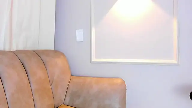 Snapshot of Lia_walton chatting on 03/18/25, 12:03 Lia walton online show from 03/18/25, 12:03