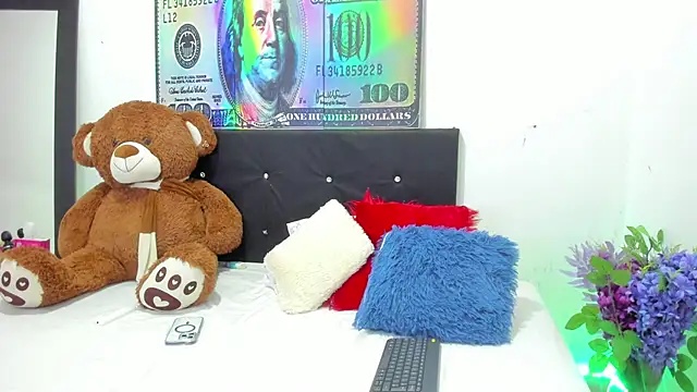 Snapshot of ZahiraEvans_ chatting on 09/30/25, 06:57 ZahiraEvans online show from 09/30/25, 06:57
