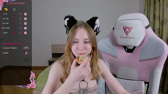 Cowell Adelina online show from 03/10/25, 12:48