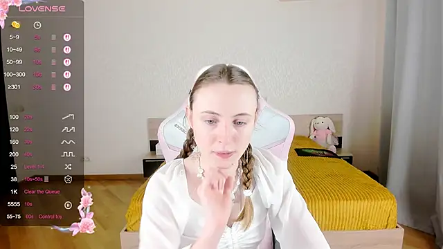 Cowell Adelina online show from 09/22/25, 09:55