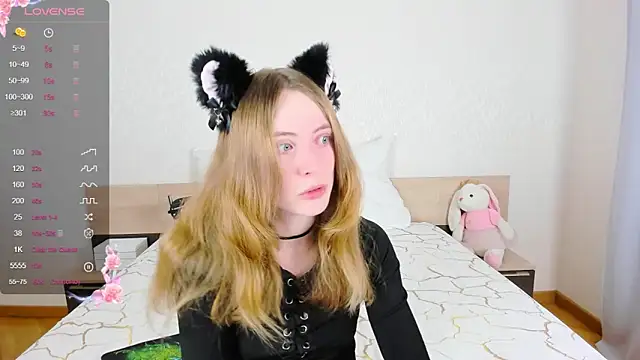 Cowell Adelina online show from 10/04/25, 10:24