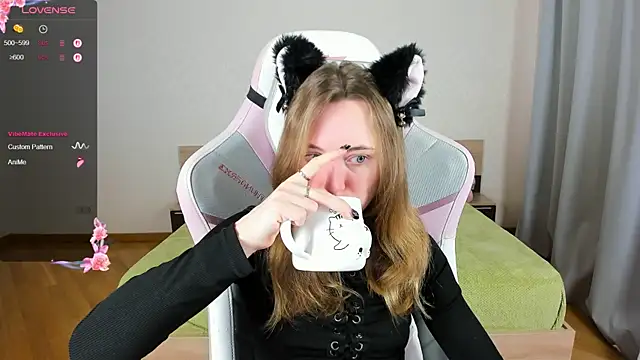 Cowell Adelina online show from 10/25/25, 10:12