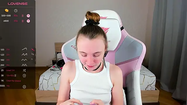 Cowell Adelina online show from 11/22/25, 09:30