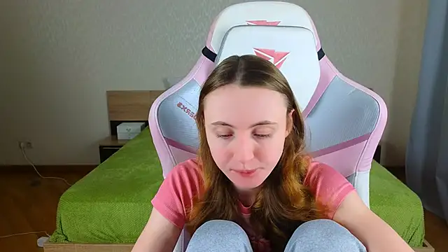 Cowell Adelina online show from 12/14/25, 09:25