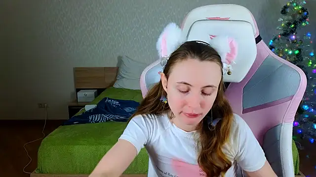 Cowell Adelina online show from 12/23/25, 09:29