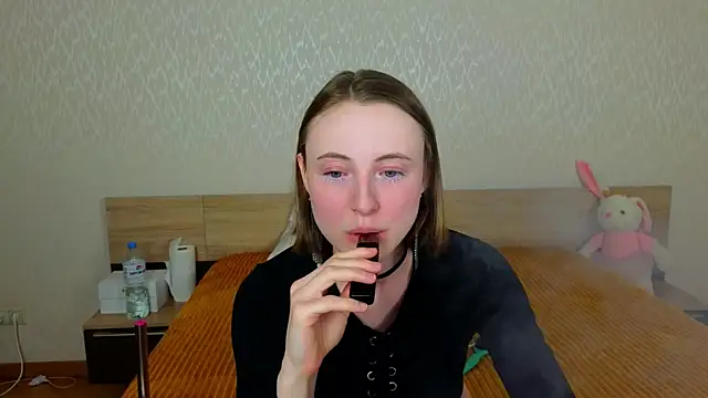 Cowell Adelina online show from 04/04/26, 09:29