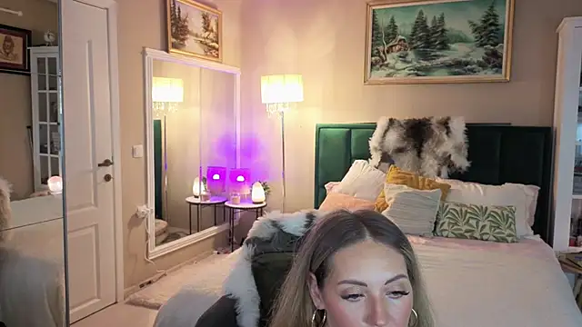 Snapshot of JoanneGG chatting on 01/18/26, 12:09 JoanneGG online show from 01/18/26, 12:09