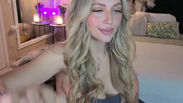 Snapshot of JoanneGG chatting on 02/01/26, 08:02 JoanneGG online show from 02/01/26, 08:02