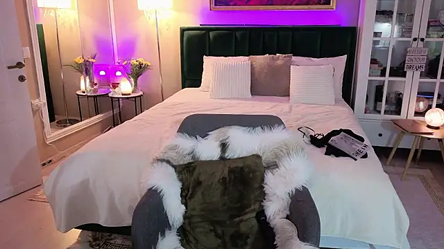 Snapshot of JoanneGG chatting on 03/05/26, 02:24 JoanneGG online show from 03/05/26, 02:24