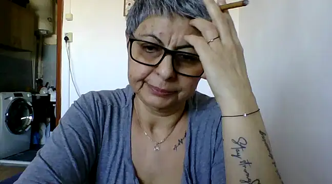 roseblak42 online show from 03/20/25, 02:21