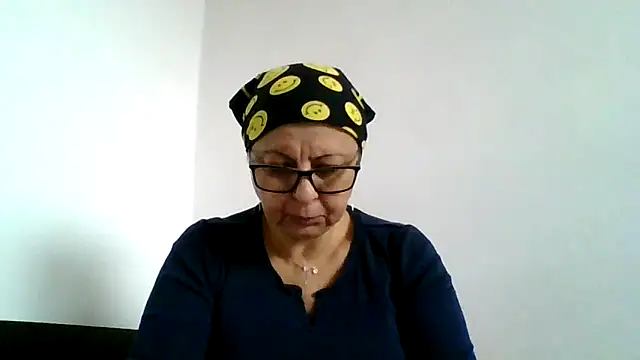 roseblak42 online show from 11/18/25, 10:31