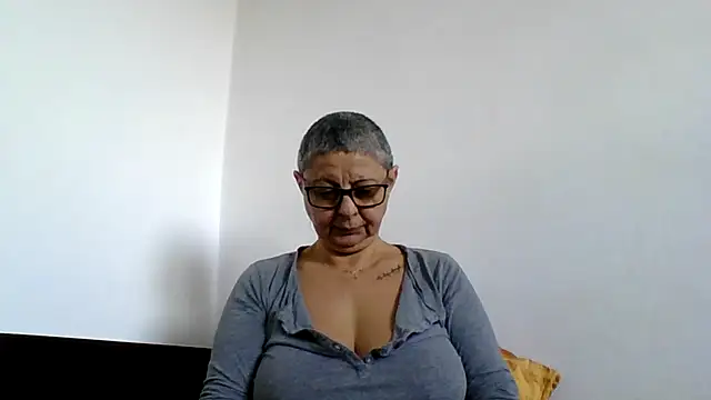 roseblak42 online show from 11/21/25, 09:41