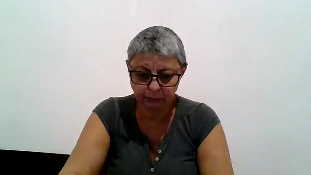 roseblak42 online show from 12/18/25, 04:57