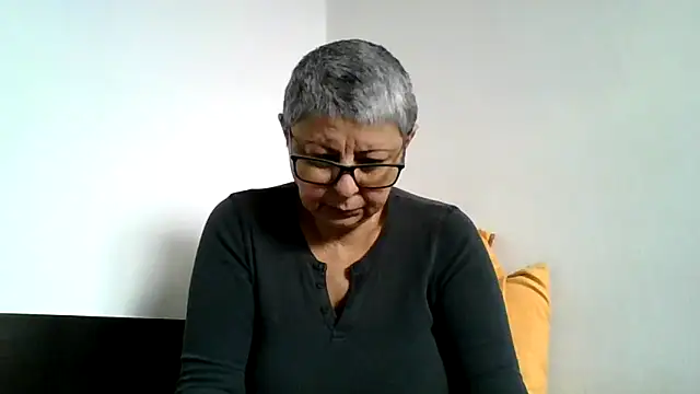 roseblak42 online show from 12/19/25, 07:26