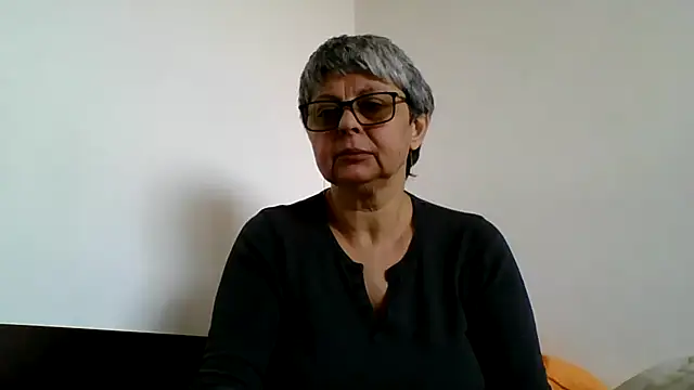 roseblak42 online show from 04/05/26, 08:00