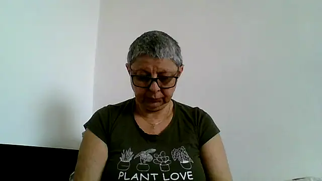 Snapshot of roseblak42 chatting on 04/29/26, 12:42 roseblak42 online show from 04/29/26, 12:42