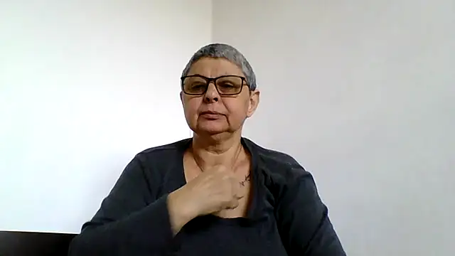 Snapshot of roseblak42 chatting on 05/03/26, 11:49 roseblak42 online show from 05/03/26, 11:49