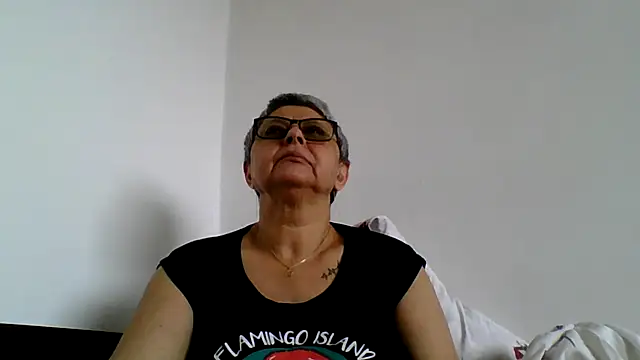 Snapshot of roseblak42 chatting on 05/31/26, 11:39 roseblak42 online show from 05/31/26, 11:39