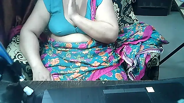 Snapshot of Punambhabisexy chatting on 05/25/26, 02:39 Punambhabisexy online show from 05/25/26, 02:39