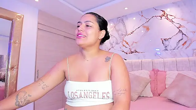 kiana cream online show from 12/01/25, 02:55