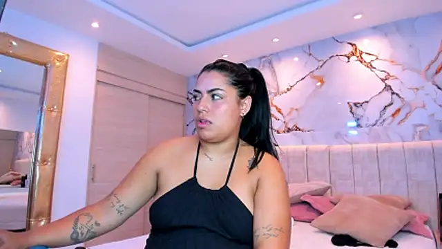 kiana cream online show from 04/18/26, 09:15