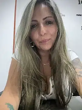  Abril-Office1 online show from 12/05/24, 10:45