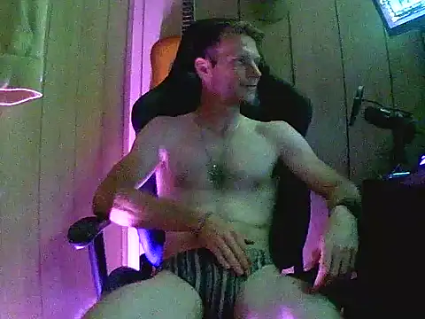 Snapshot of MrHungHunk chatting on 02/24/26, 08:40 MrHungHunk online show from 02/24/26, 08:40