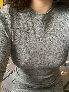 Snapshot of Ruby_bear chatting on 02/02/25, 02:27 Ruby bear online show from 02/02/25, 02:27