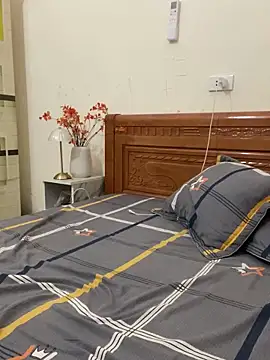 Snapshot of Ruby_bear chatting on 02/14/25, 10:28 Ruby bear online show from 02/14/25, 10:28