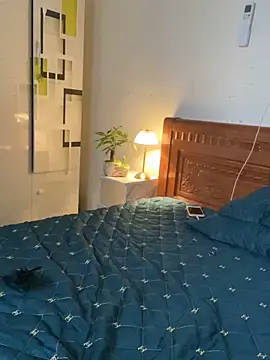 Snapshot of Ruby_bear chatting on 02/24/25, 04:38 Ruby bear online show from 02/24/25, 04:38