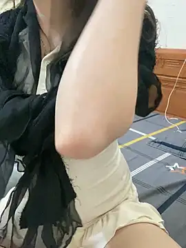 Snapshot of Ruby_bear chatting on 03/09/25, 12:53 Ruby bear online show from 03/09/25, 12:53