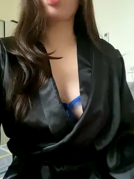 Snapshot of Ruby_bear chatting on 11/04/25, 04:33 Ruby bear online show from 11/04/25, 04:33