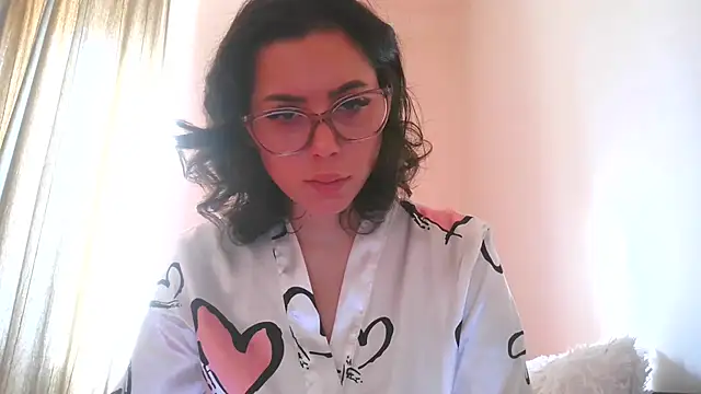 LovelyJulliette online show from 10/22/25, 12:05