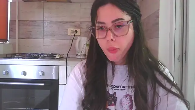Snapshot of LovelyJulliette chatting on 05/17/26, 03:19 LovelyJulliette online show from 05/17/26, 03:19