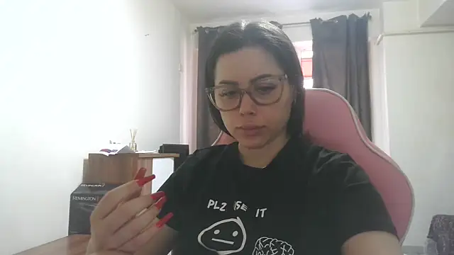 Snapshot of LovelyJulliette chatting on 06/01/26, 10:17 LovelyJulliette online show from 06/01/26, 10:17
