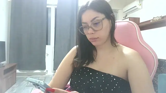 Snapshot of LovelyJulliette chatting on 06/01/26, 10:33 LovelyJulliette online show from 06/01/26, 10:33