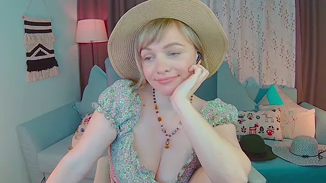 NandiSmile online show from 02/19/25, 08:52