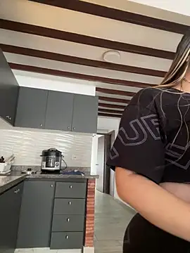 Snapshot of natashasweet chatting on 12/04/24, 03:43 natashasweet online show from 12/04/24, 03:43