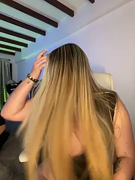 Snapshot of natashasweet chatting on 01/16/25, 03:56 natashasweet online show from 01/16/25, 03:56