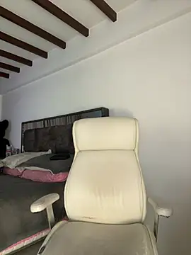 Snapshot of natashasweet chatting on 02/02/25, 01:02 natashasweet online show from 02/02/25, 01:02