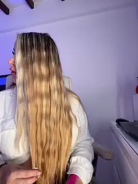 Snapshot of natashasweet chatting on 02/15/25, 04:47 natashasweet online show from 02/15/25, 04:47