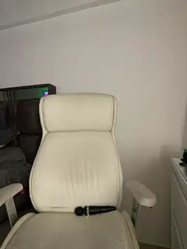 Snapshot of natashasweet chatting on 03/11/25, 04:21 natashasweet online show from 03/11/25, 04:21